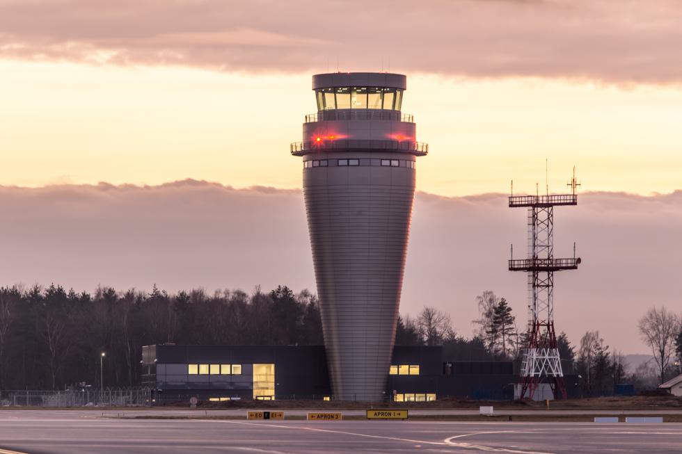  Na lotnisku w Pyrzowicach powstaa najwysza wiea kontroli ruchu lotniczego w Polsce